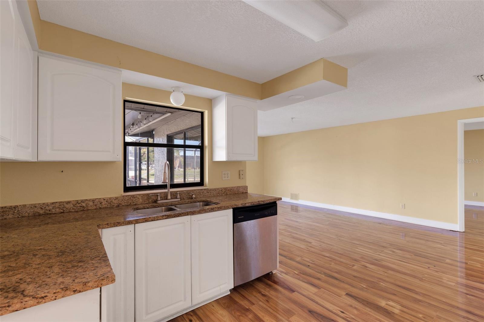 910 SE 23RD PL, CAPE CORAL, FL, 33990