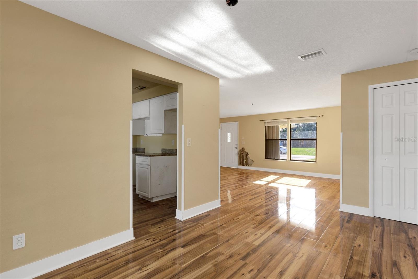 910 SE 23RD PL, CAPE CORAL, FL, 33990