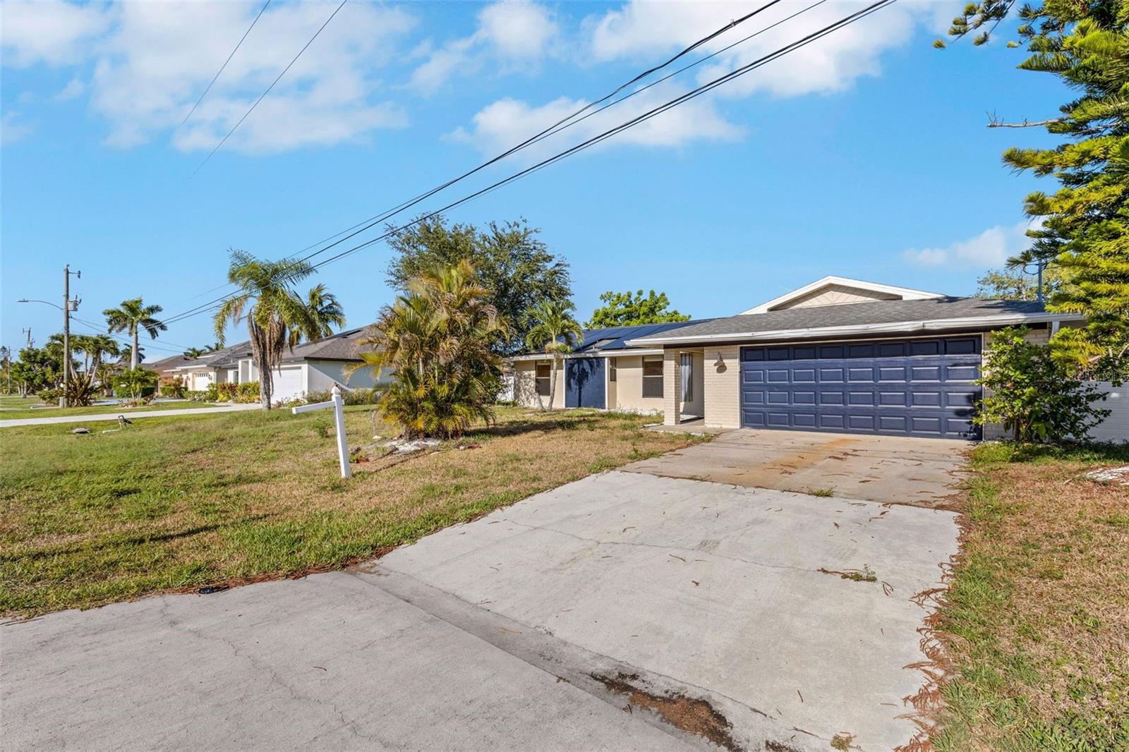 910 SE 23RD PL, CAPE CORAL, FL, 33990