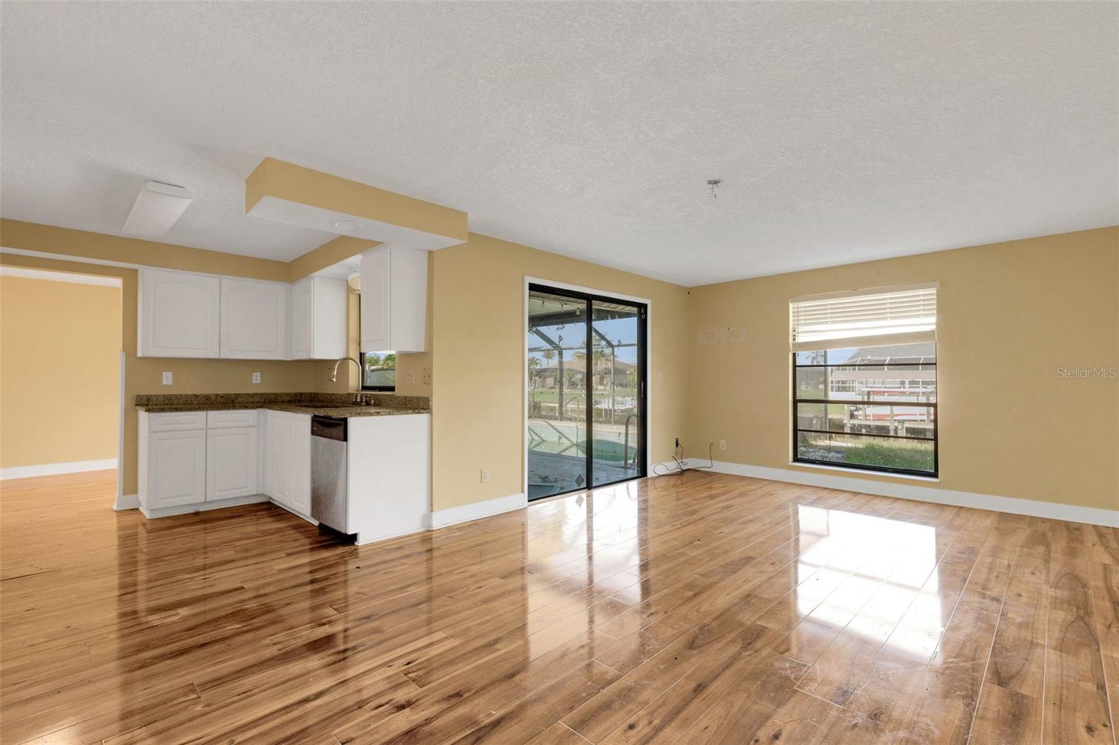 910 SE 23RD PL, CAPE CORAL, FL, 33990