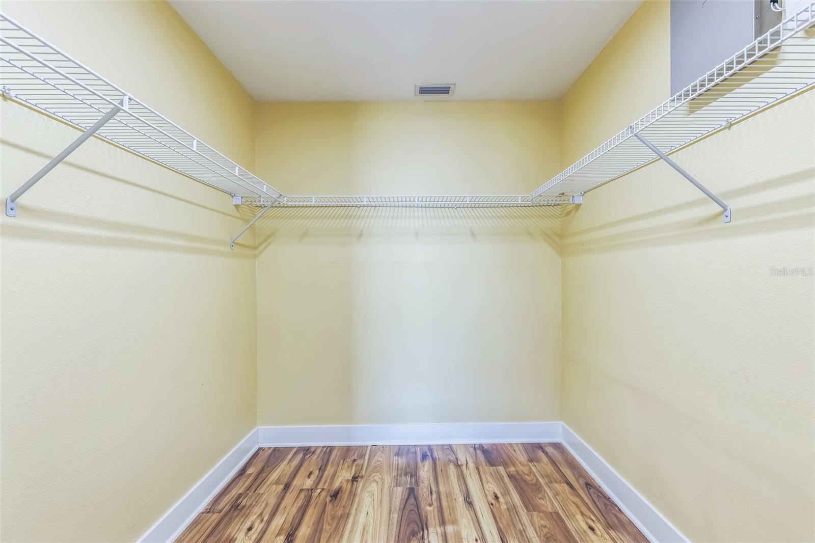 910 SE 23RD PL, CAPE CORAL, FL, 33990