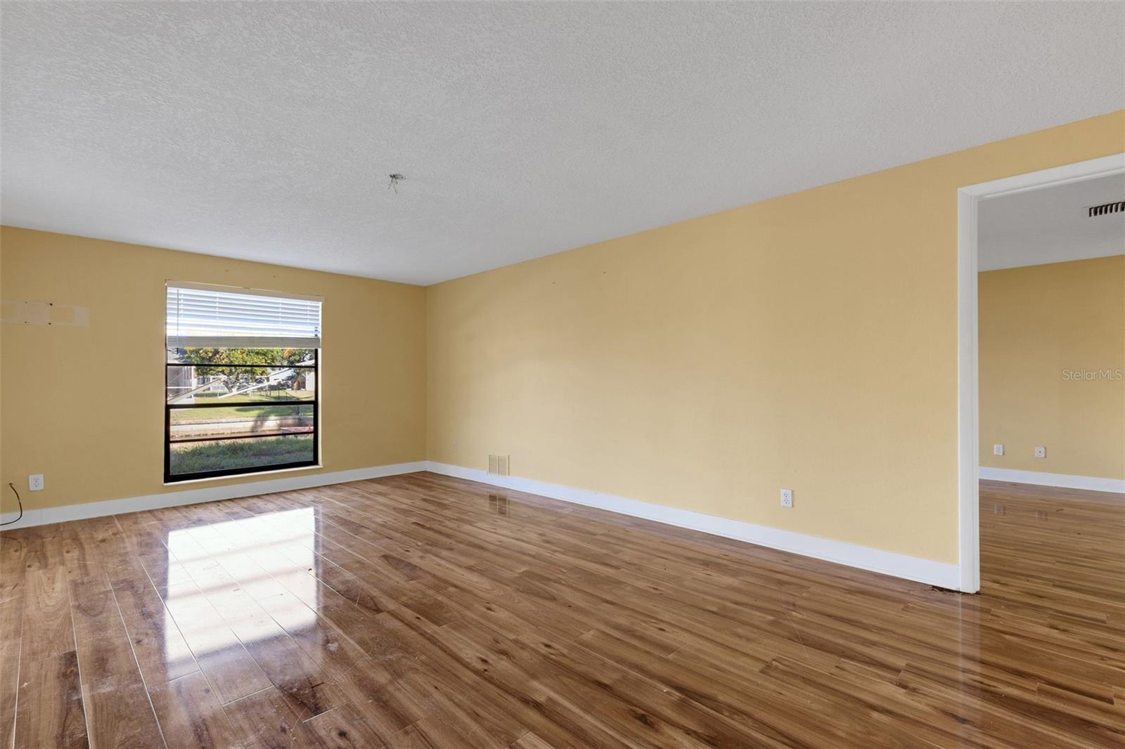 910 SE 23RD PL, CAPE CORAL, FL, 33990