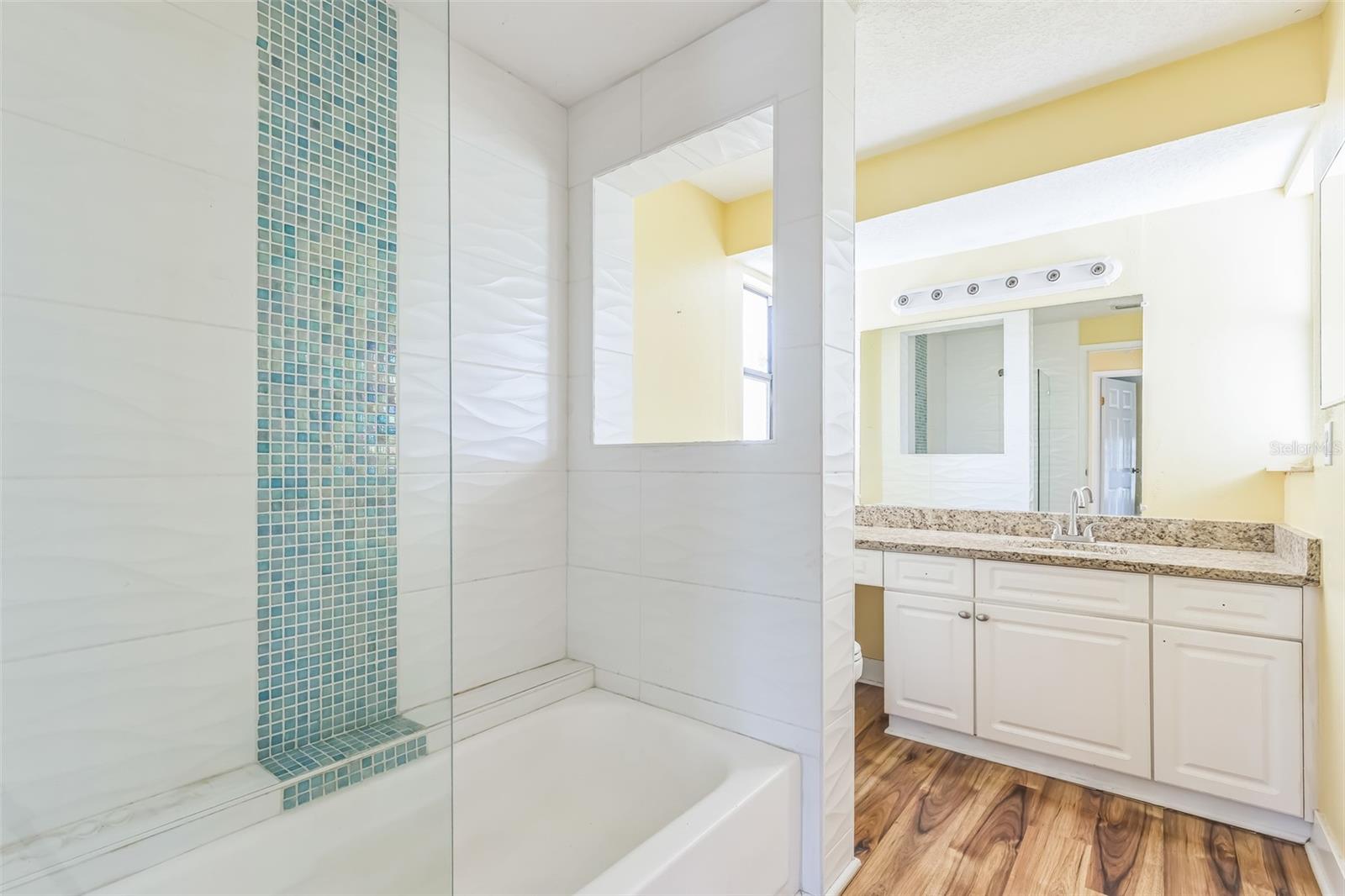 910 SE 23RD PL, CAPE CORAL, FL, 33990