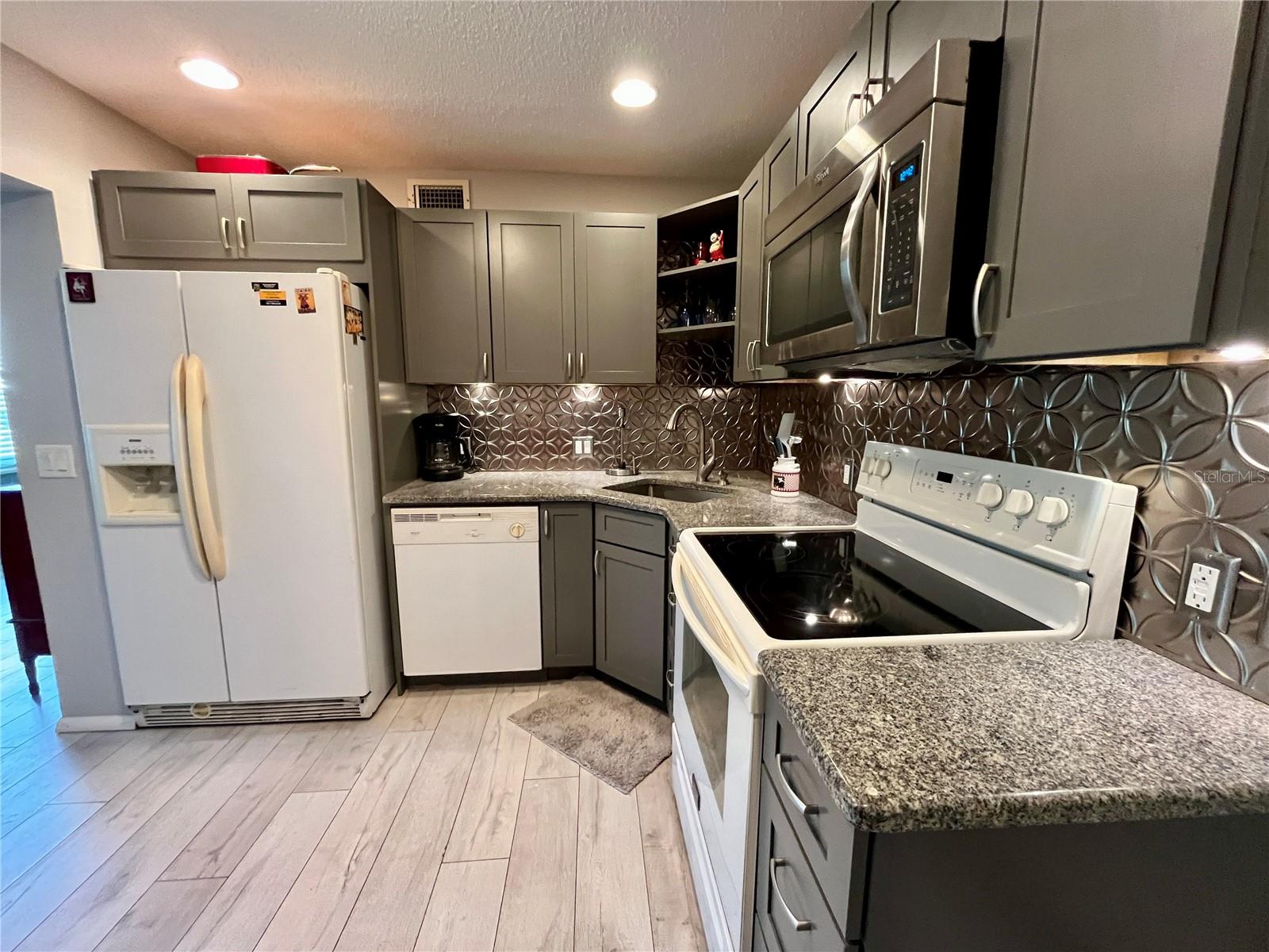 2457 ECUADORIAN WAY #27, CLEARWATER, FL, 33763