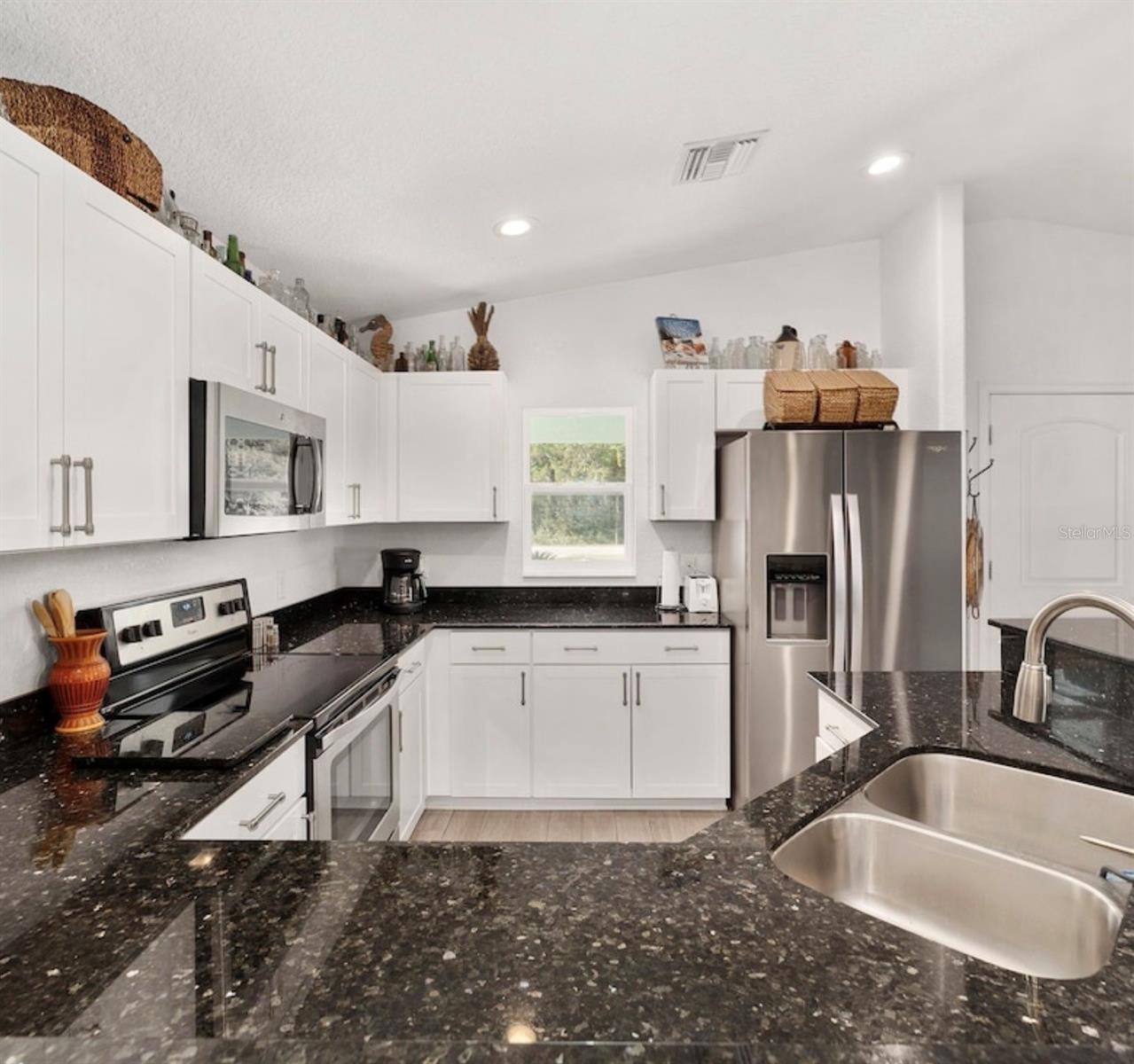 9330 SE 106TH PL, BELLEVIEW, FL, 34420