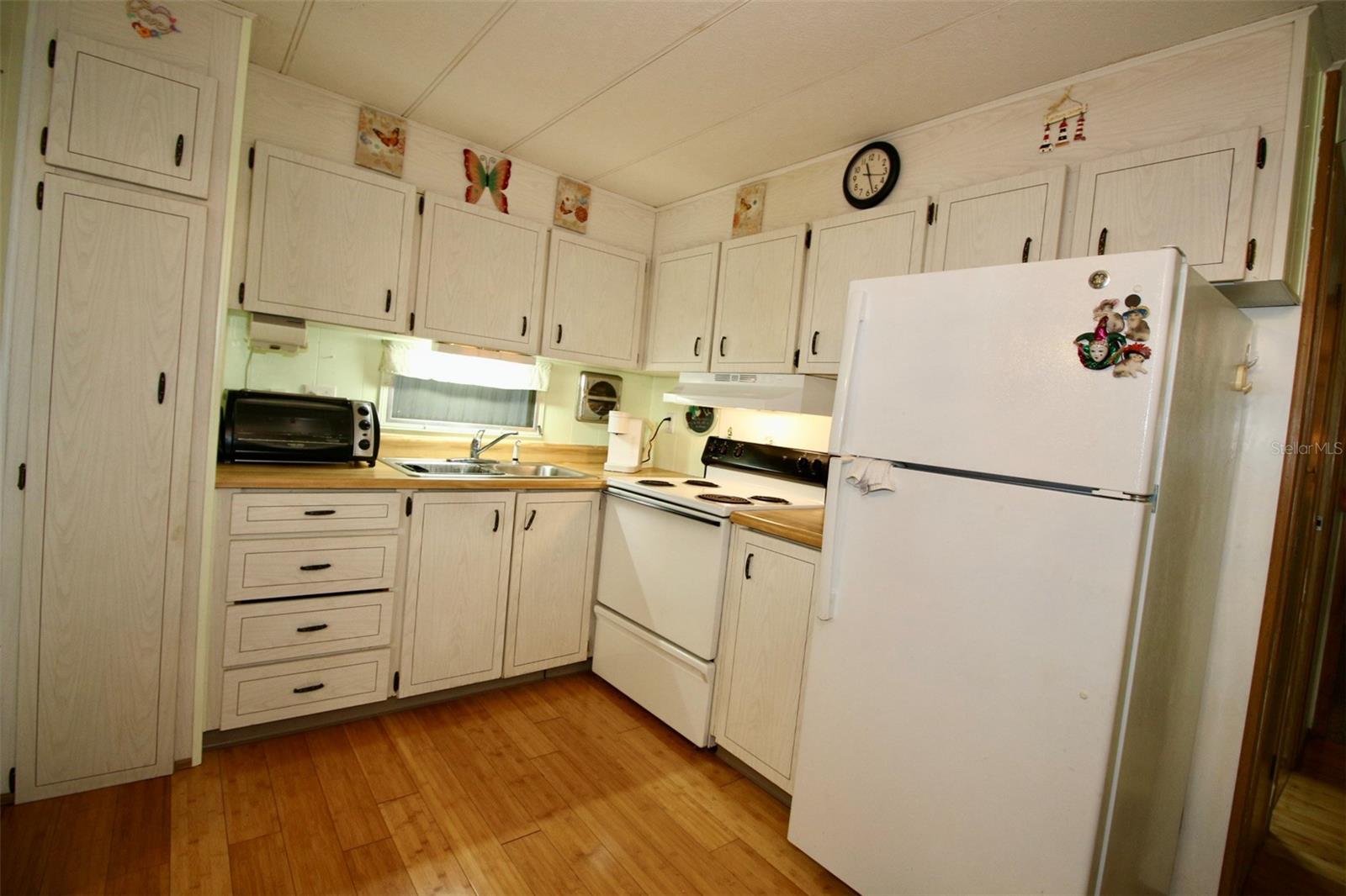 TB8388667 Property Photo