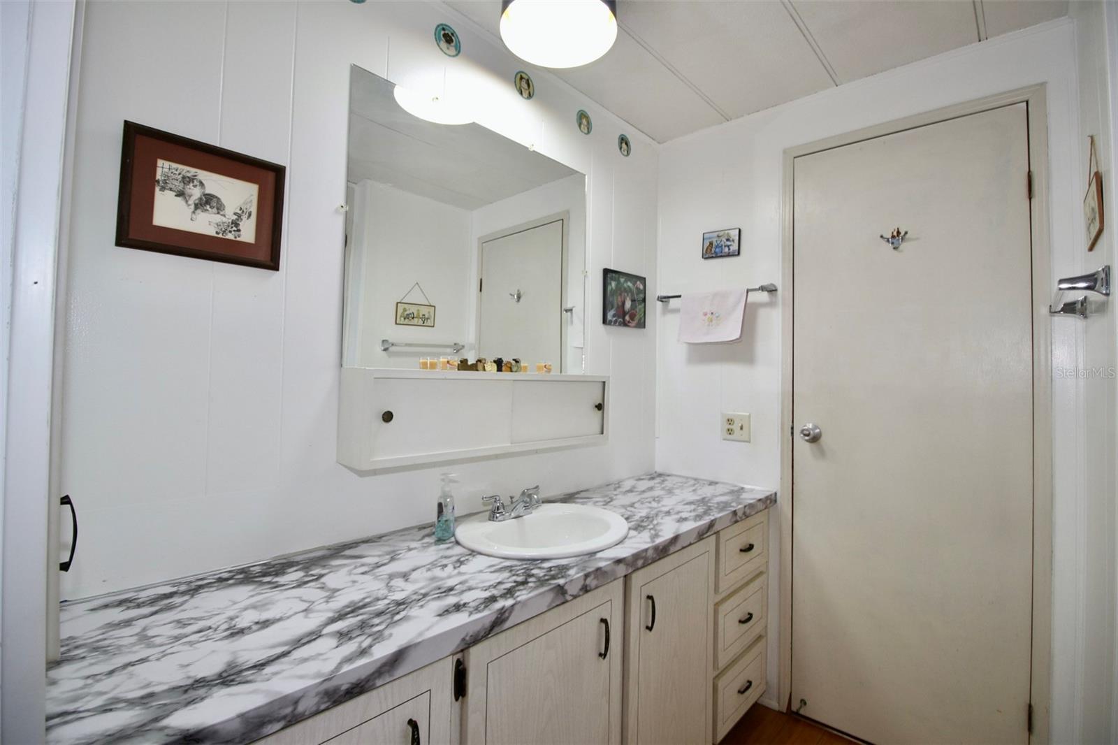 TB8388667 Property Photo