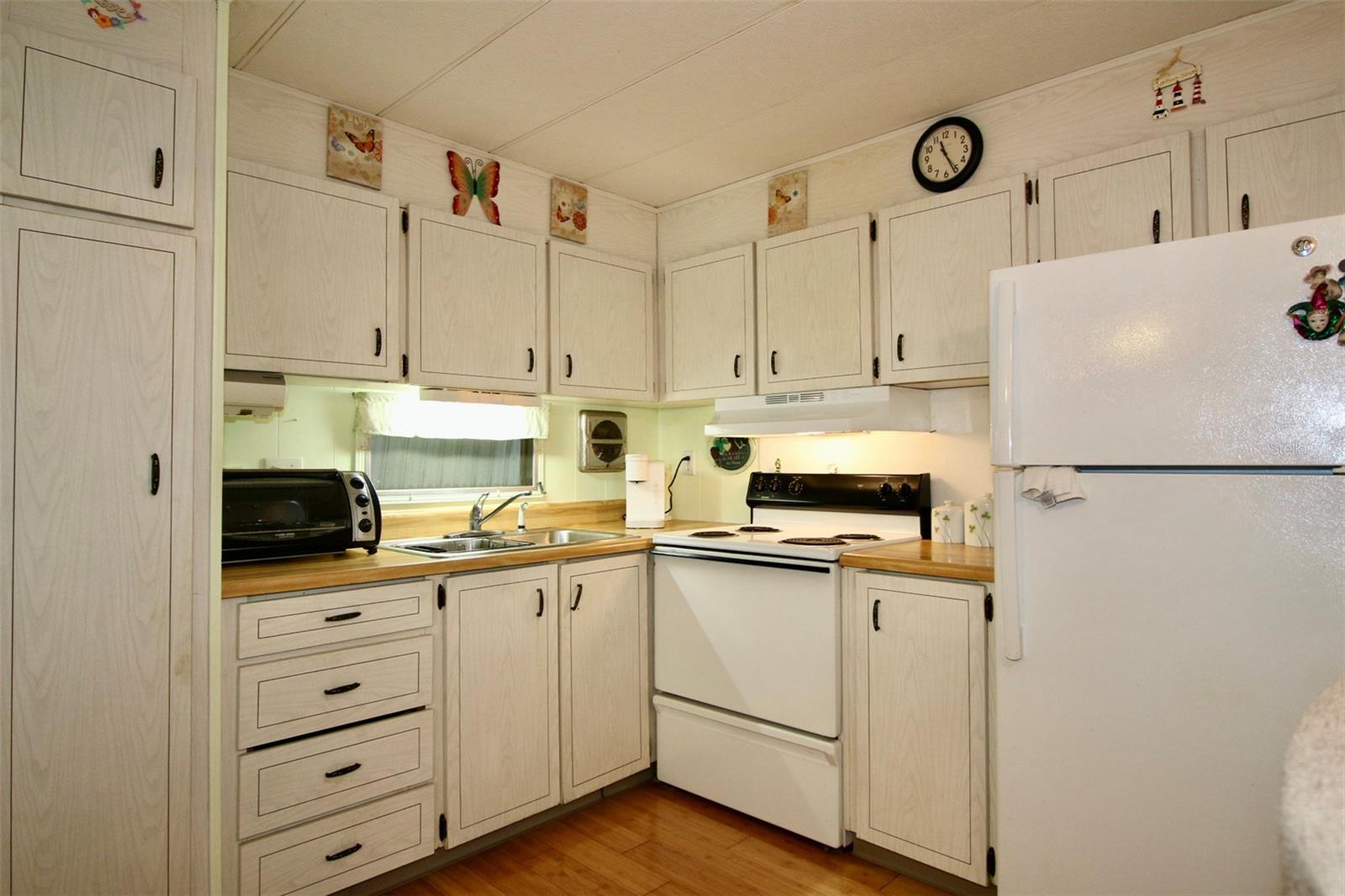 TB8388667 Property Photo