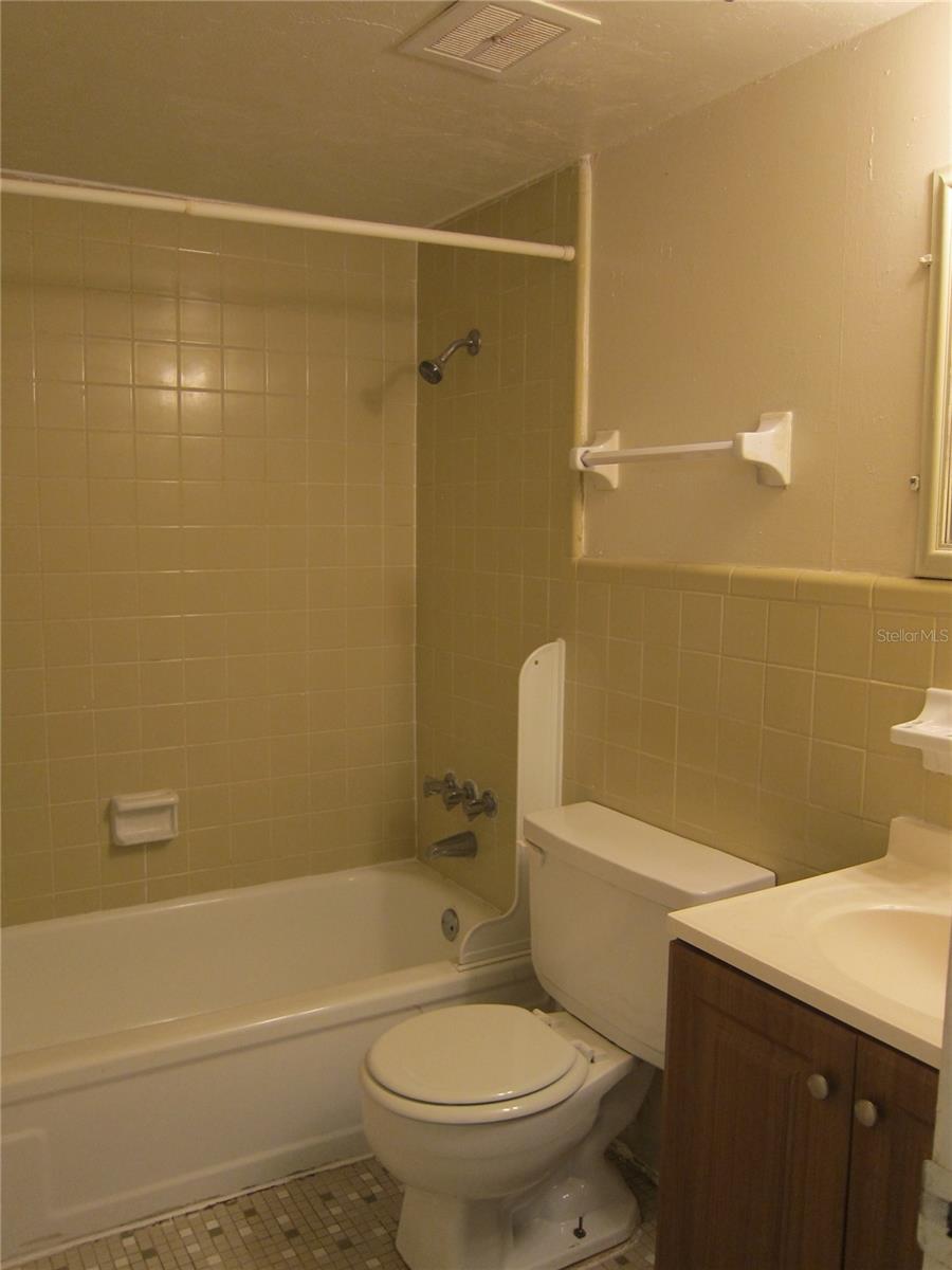 300 NW 20TH AVE #6, GAINESVILLE, FL, 32609