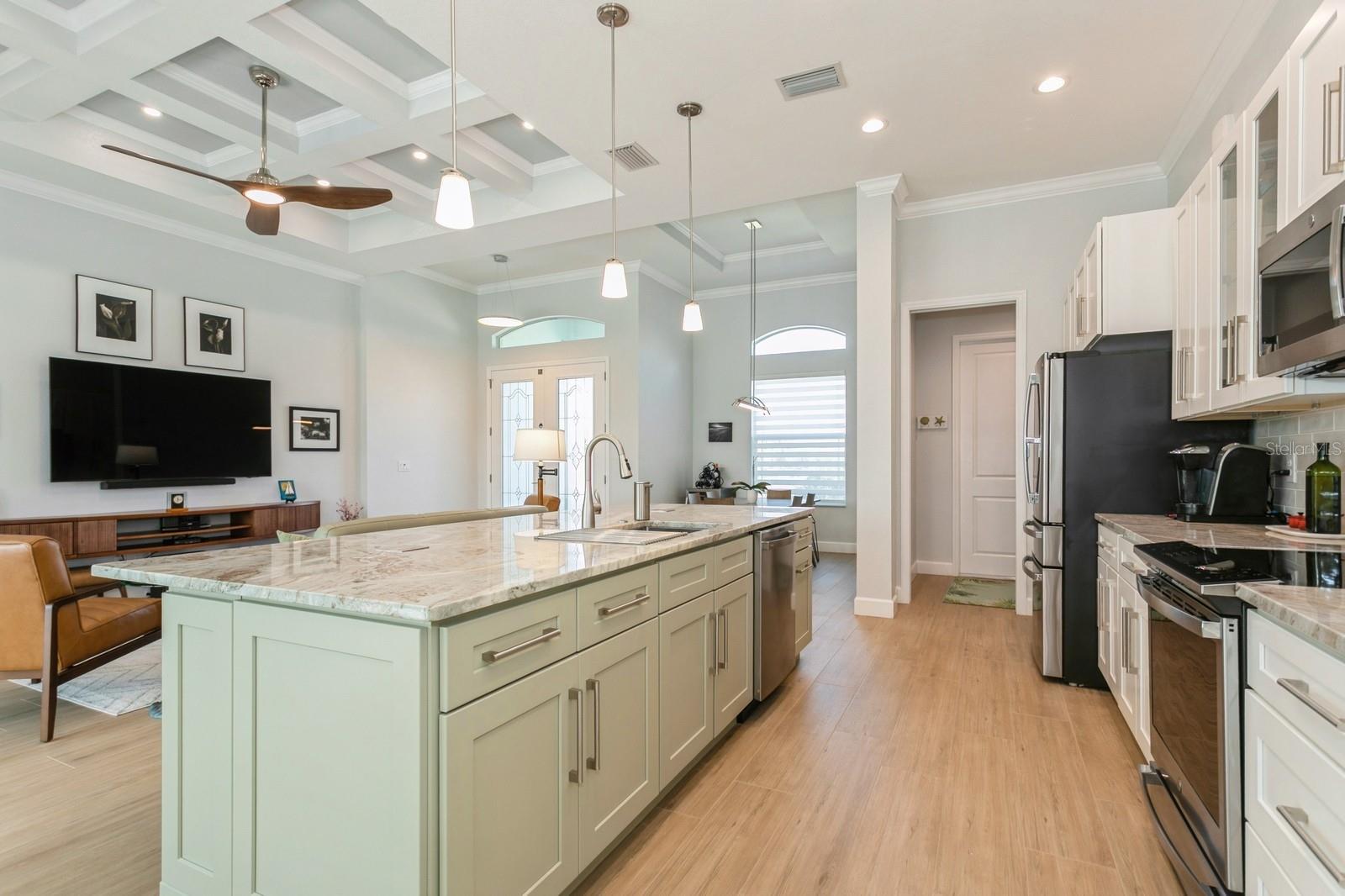 180 ROTONDA BLVD N, ROTONDA WEST, FL, 33947