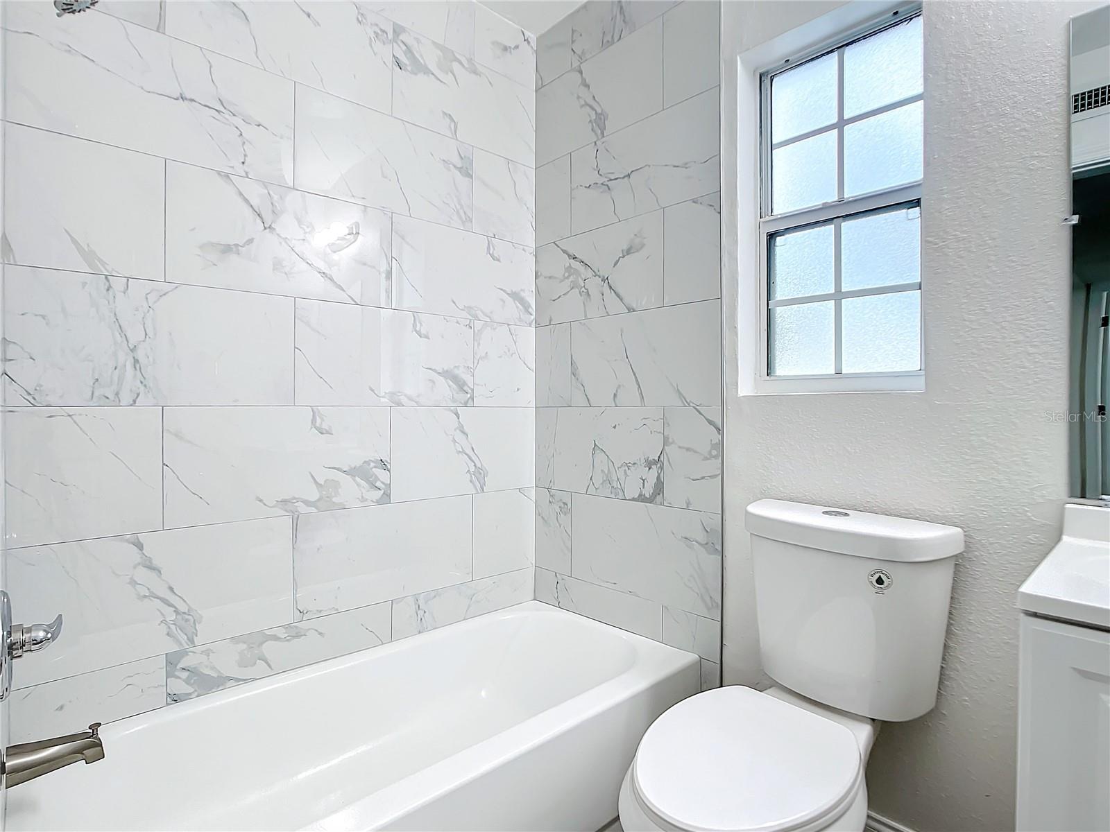 8231 RIVERSIDE DR NE, ST PETERSBURG, FL, 33702