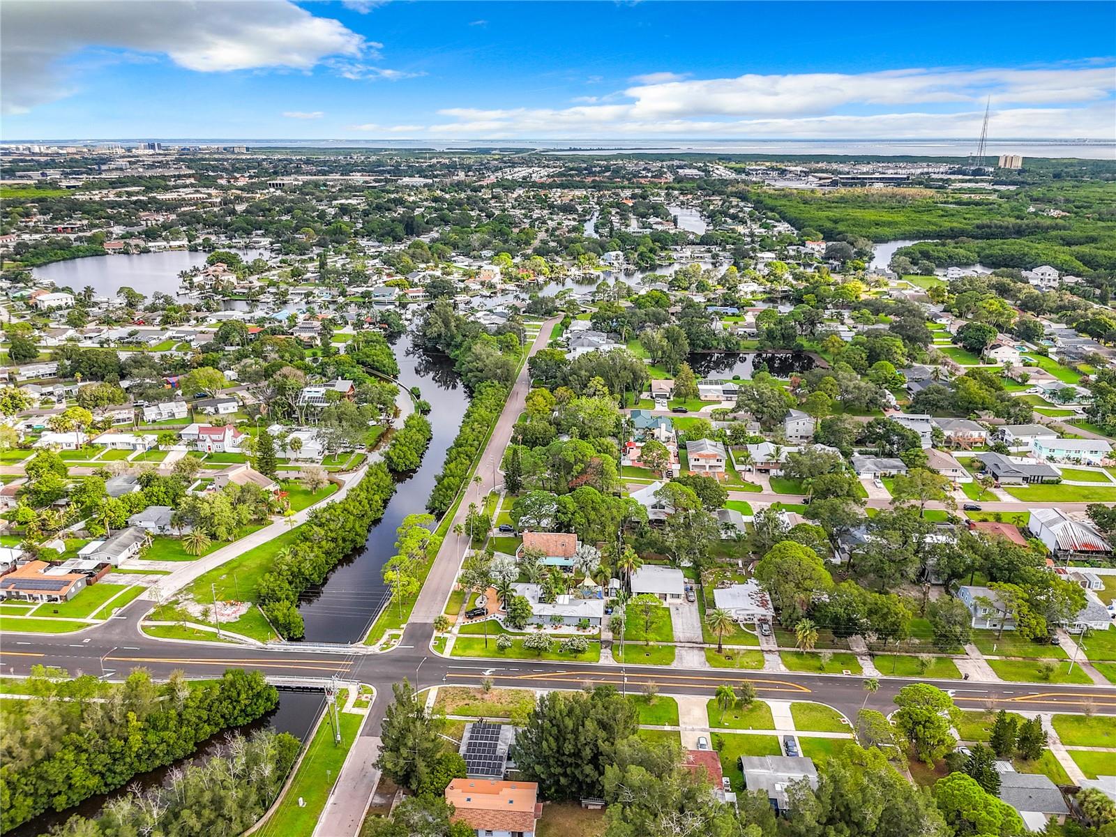 8231 RIVERSIDE DR NE, ST PETERSBURG, FL, 33702