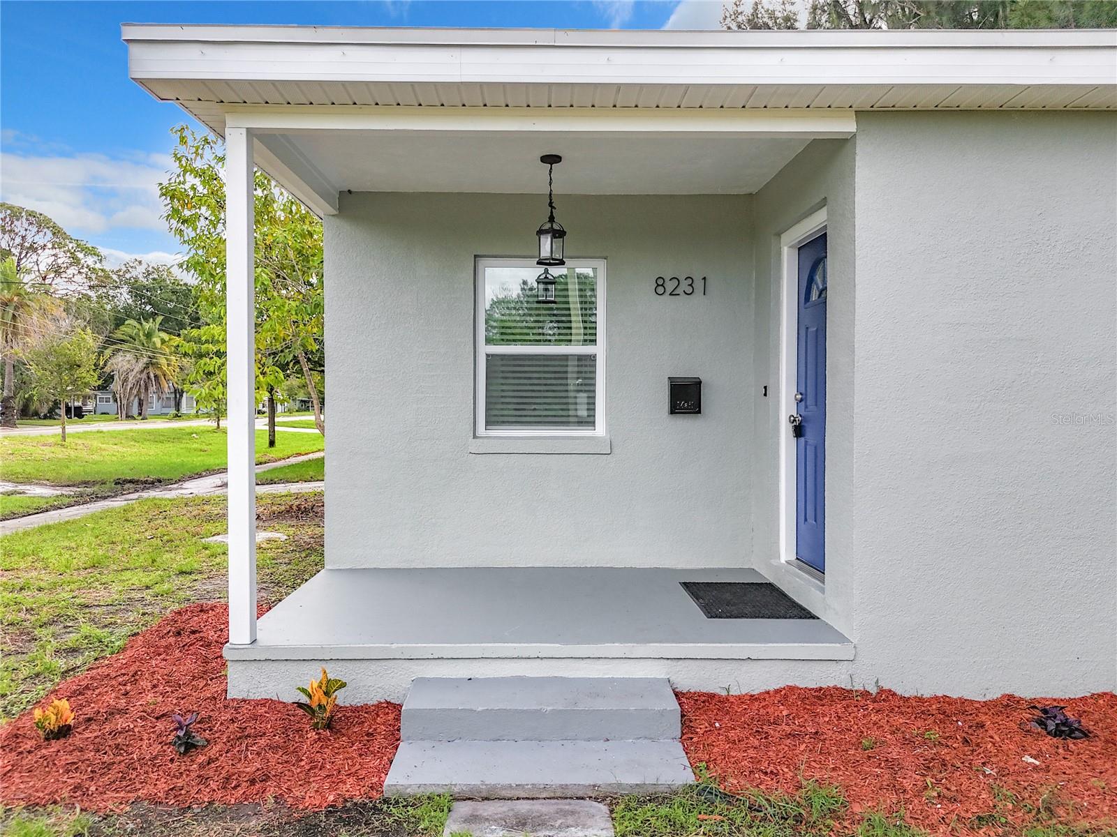 8231 RIVERSIDE DR NE, ST PETERSBURG, FL, 33702