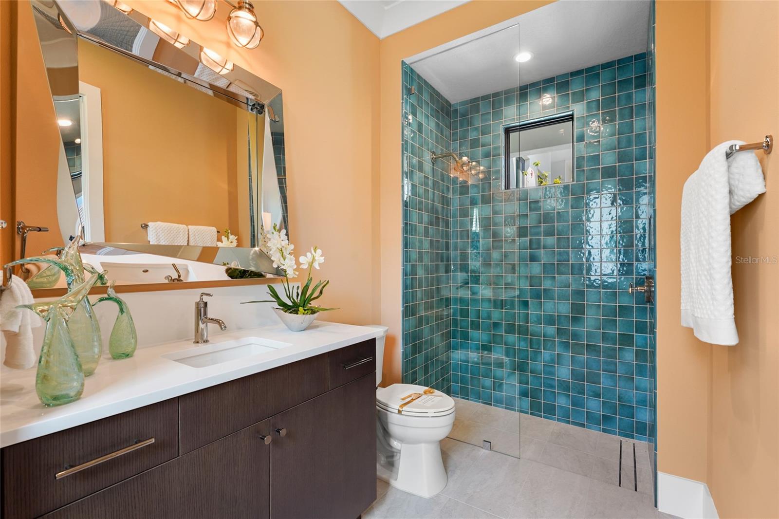 A4653436 Property Photo