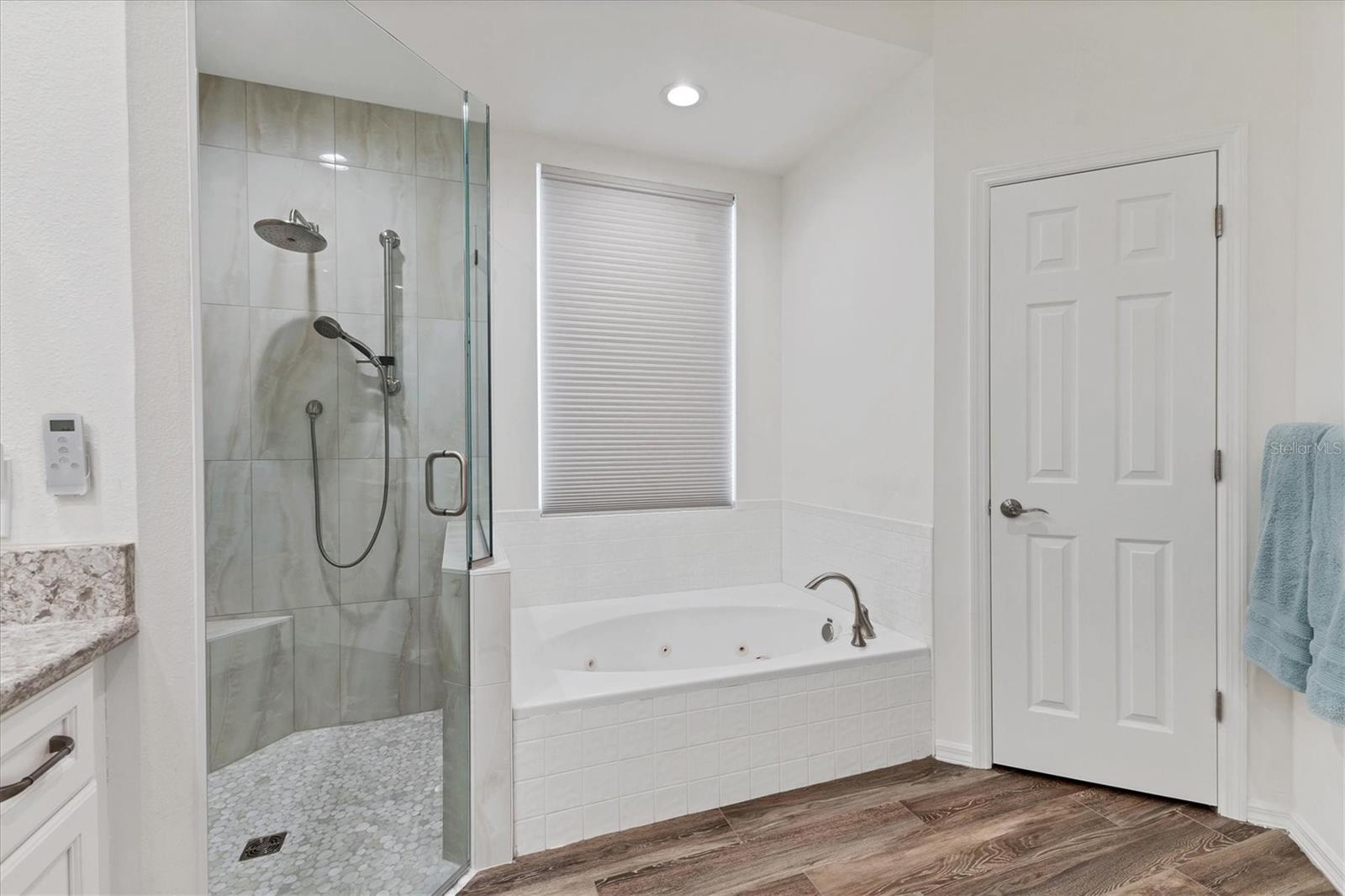 A4653441 Property Photo