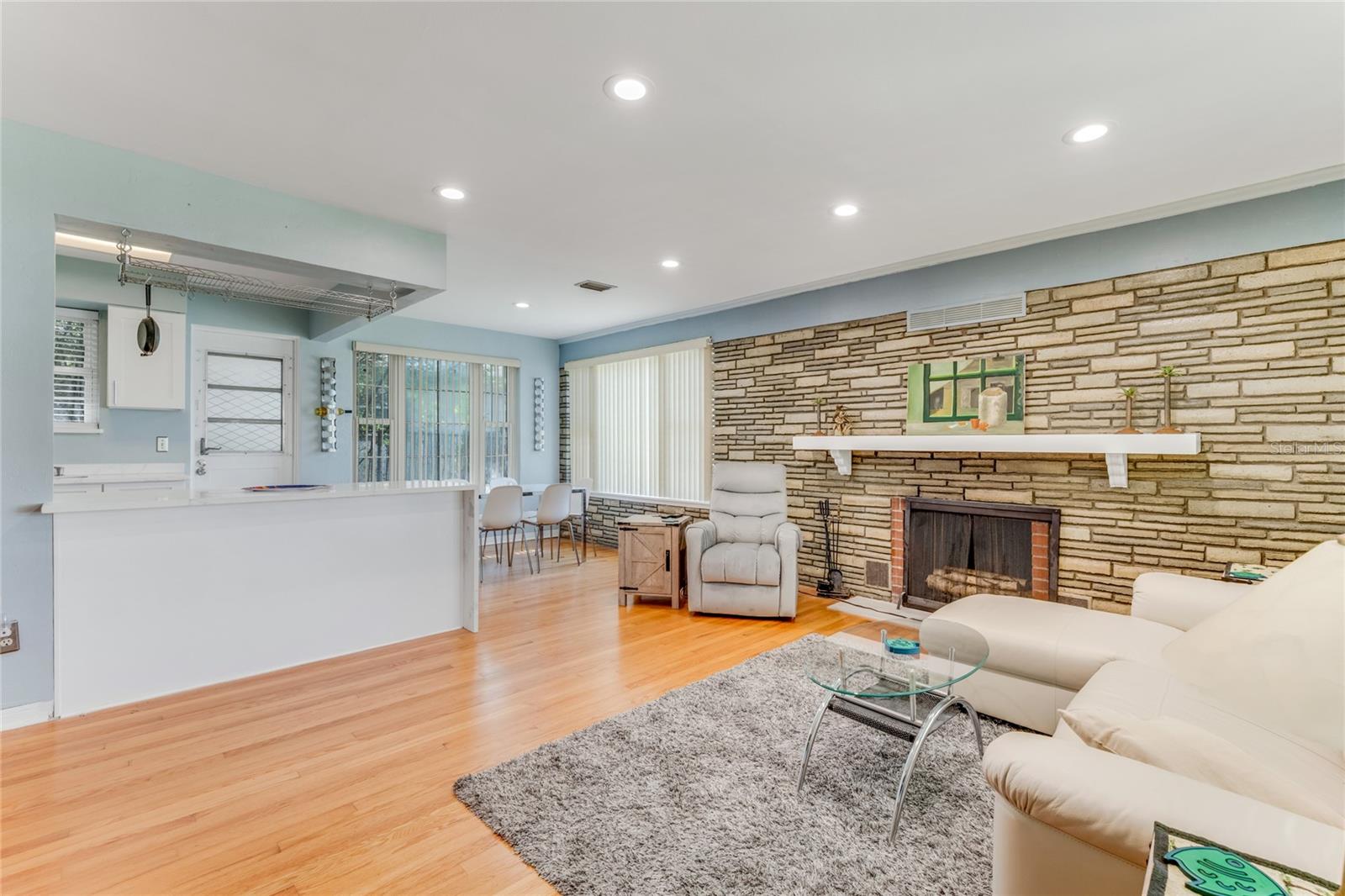 355 HARTFORD AVE, DAYTONA BEACH, FL, 32118