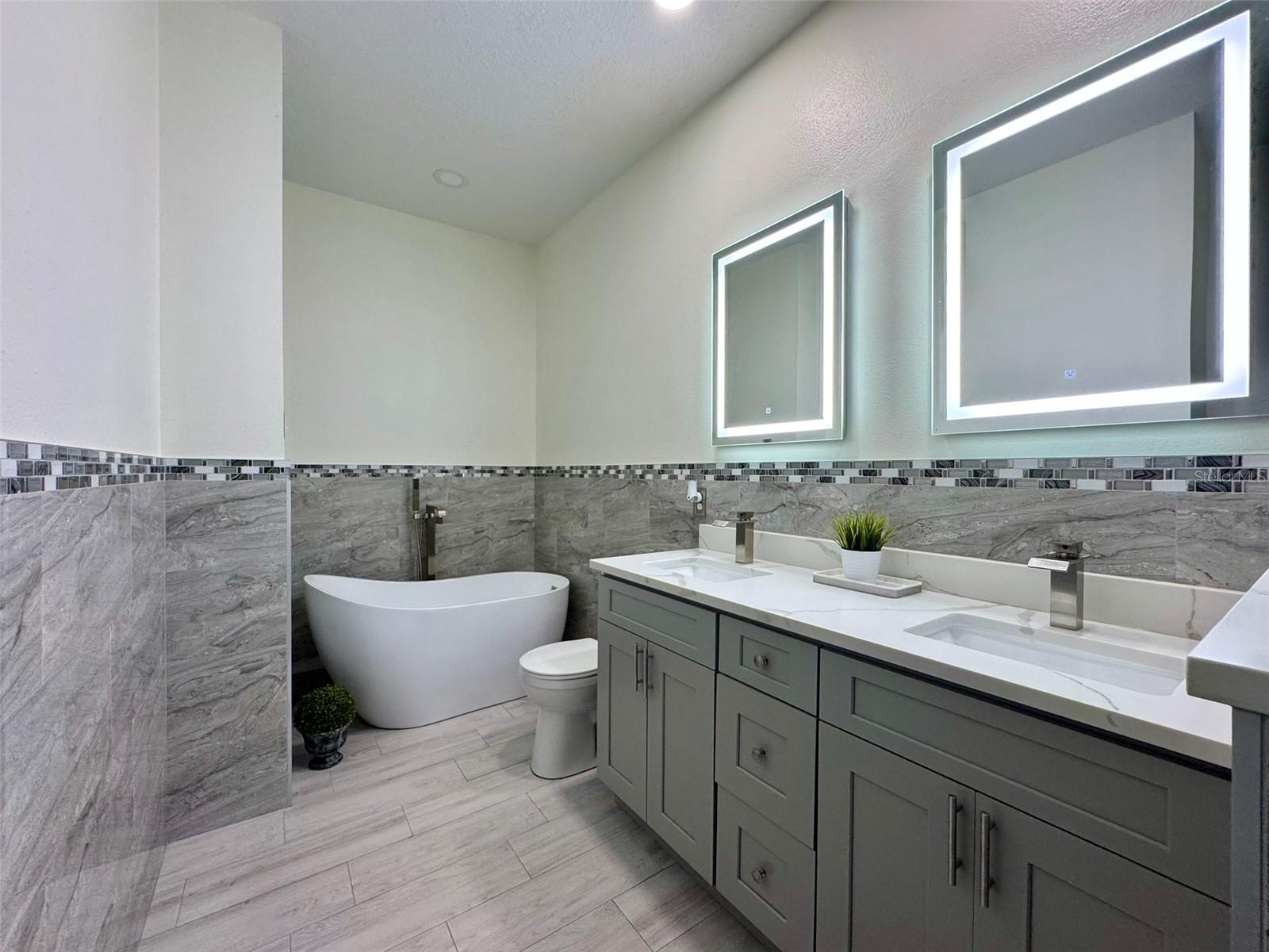 1025 BELVOIR DR, KISSIMMEE, FL, 34744