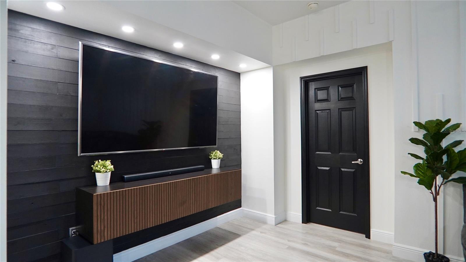 1025 BELVOIR DR, KISSIMMEE, FL, 34744