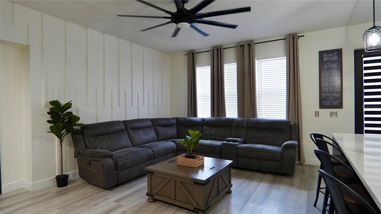 1025 BELVOIR DR, KISSIMMEE, FL, 34744