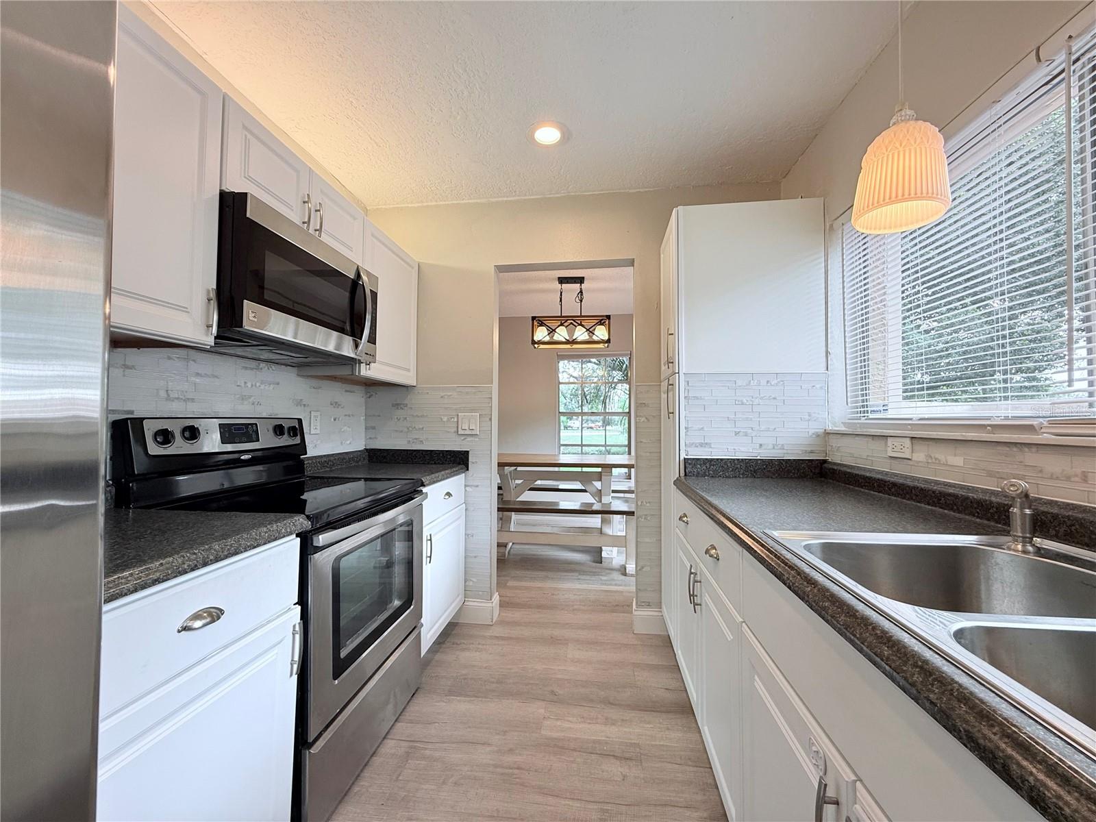 11893 RAINTREE DR, TEMPLE TERRACE, FL, 33617