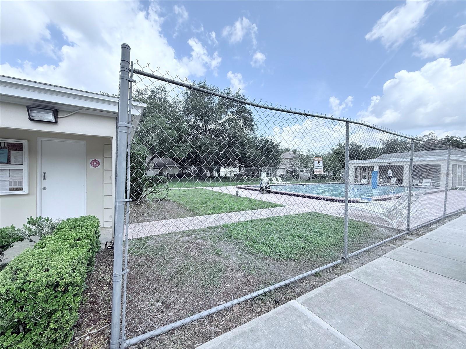 11893 RAINTREE DR, TEMPLE TERRACE, FL, 33617