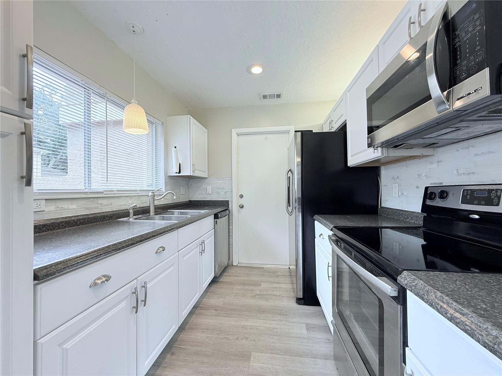 11893 RAINTREE DR, TEMPLE TERRACE, FL, 33617