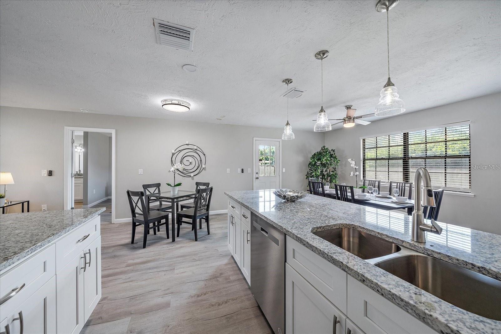 400 E BAFFIN DR, VENICE, FL, 34293