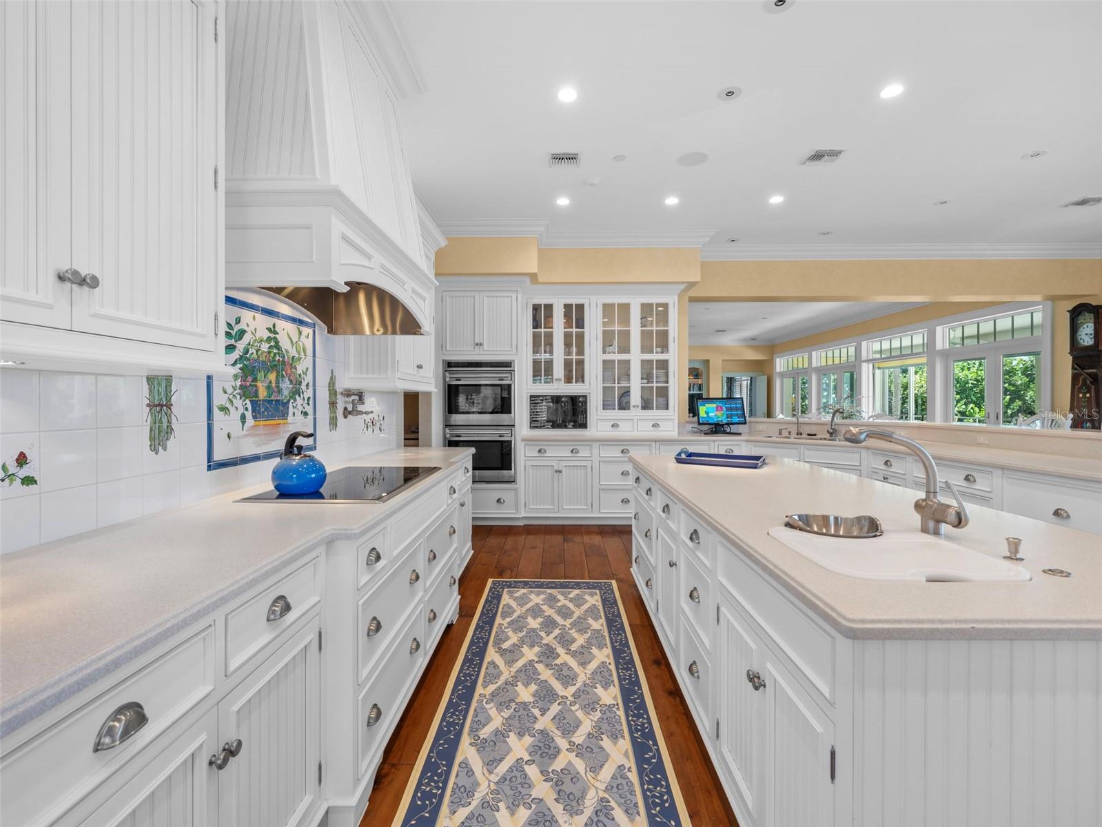 D6142460 Property Photo