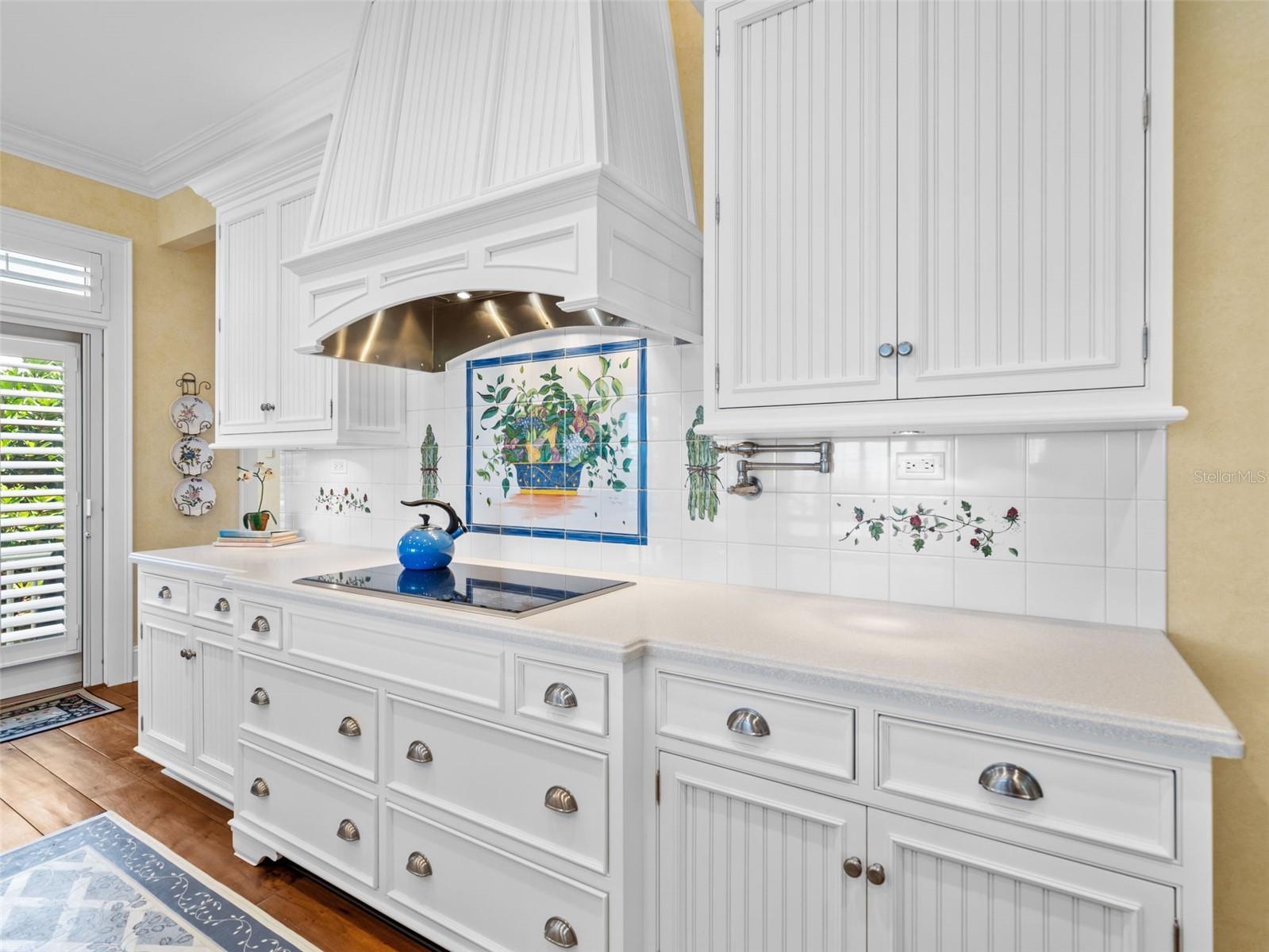 D6142460 Property Photo