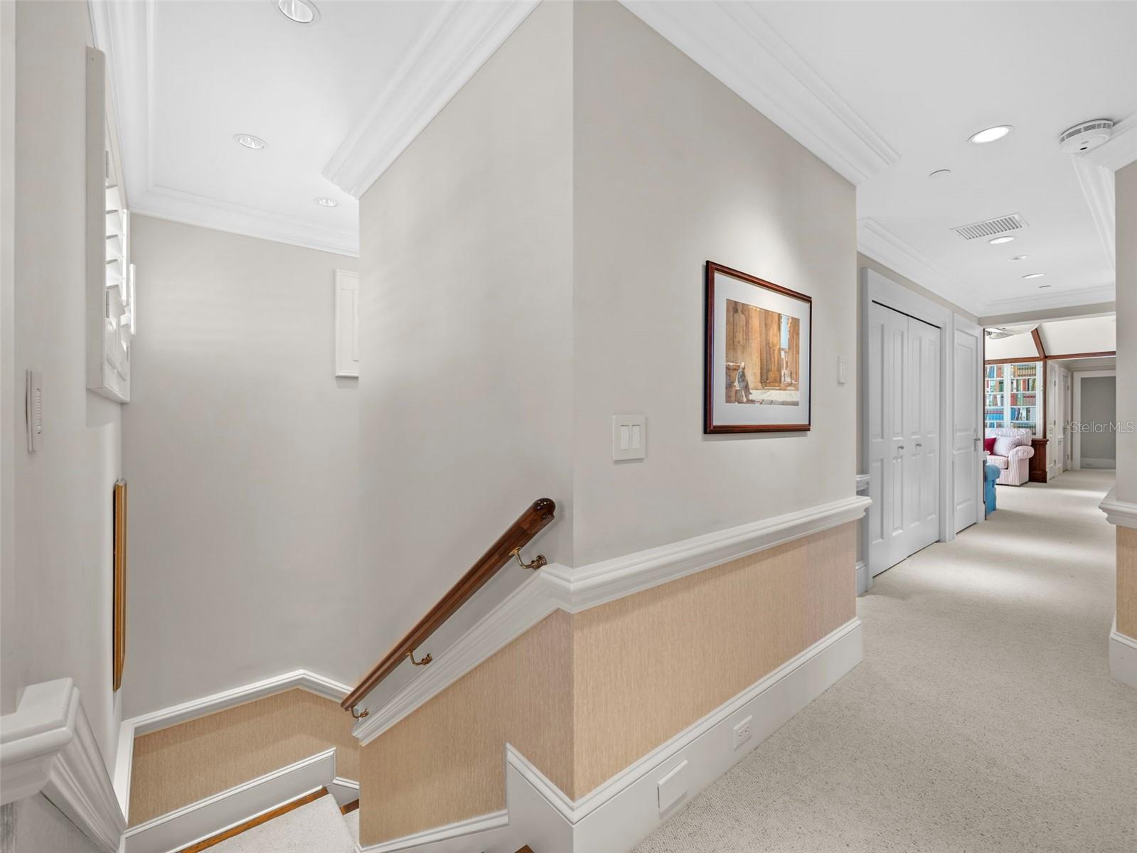 D6142460 Property Photo