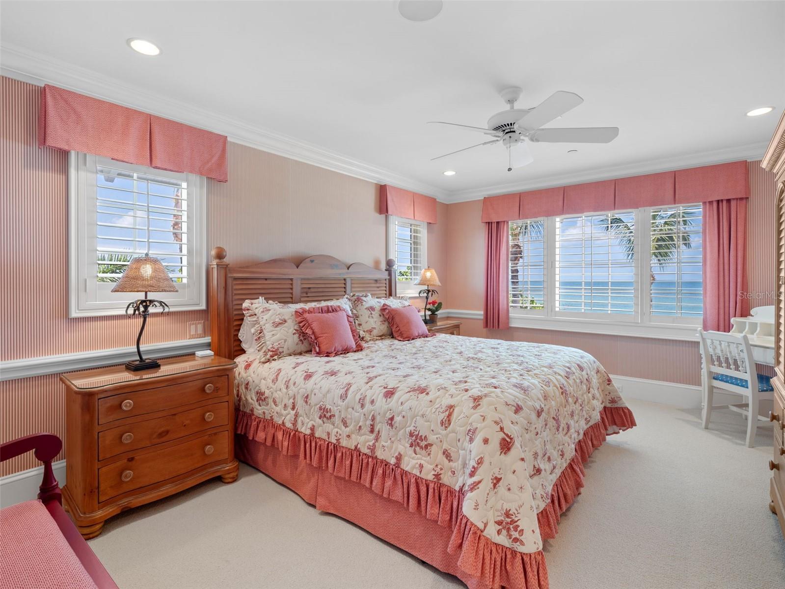 D6142460 Property Photo