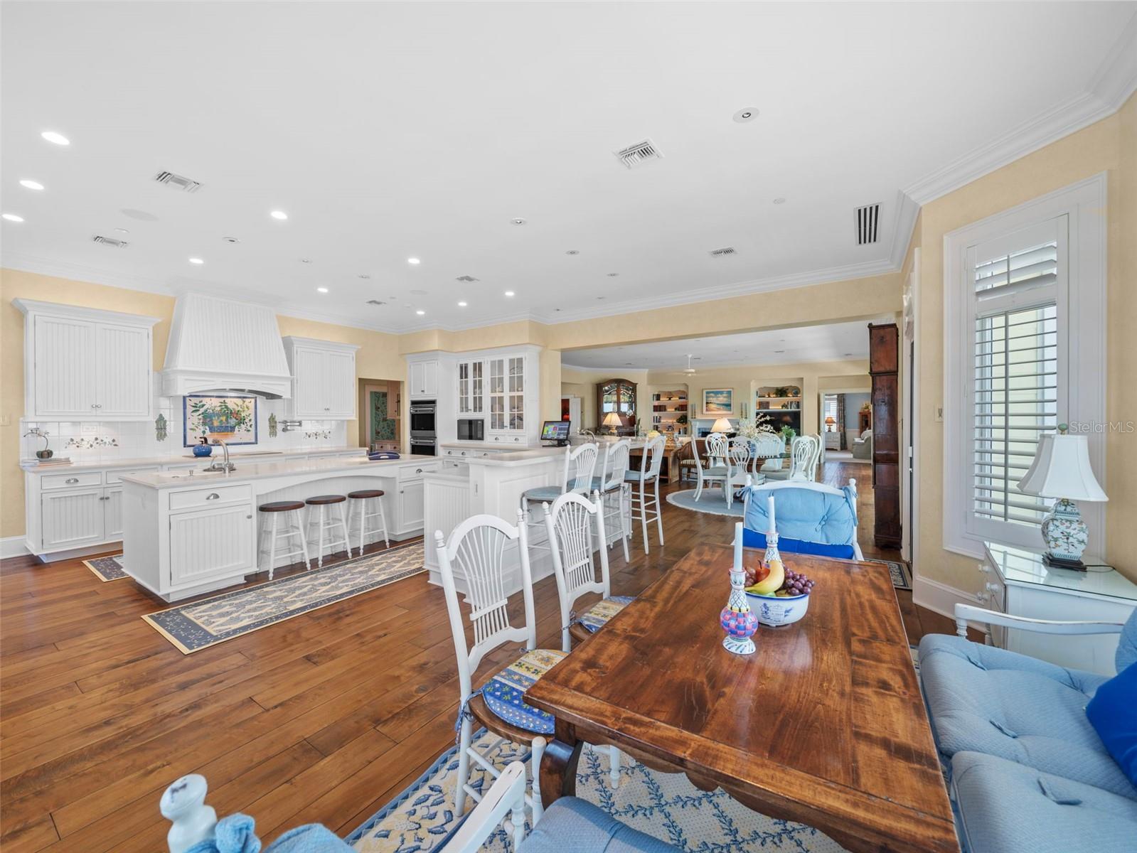 D6142460 Property Photo