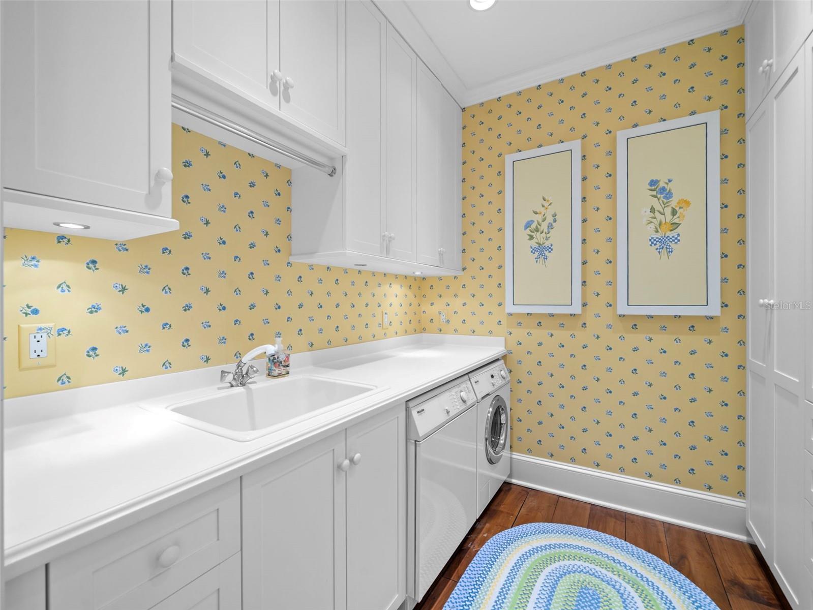 D6142460 Property Photo