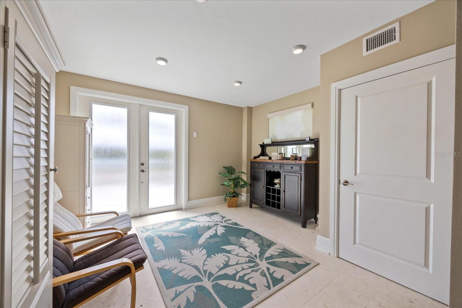 TB8389087 Property Photo