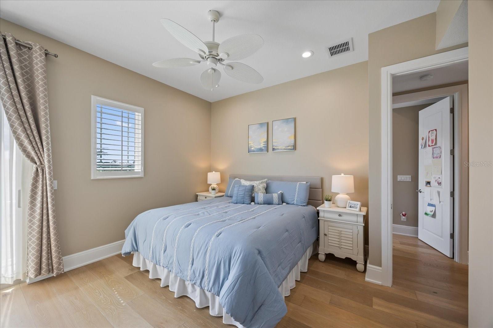 TB8389087 Property Photo