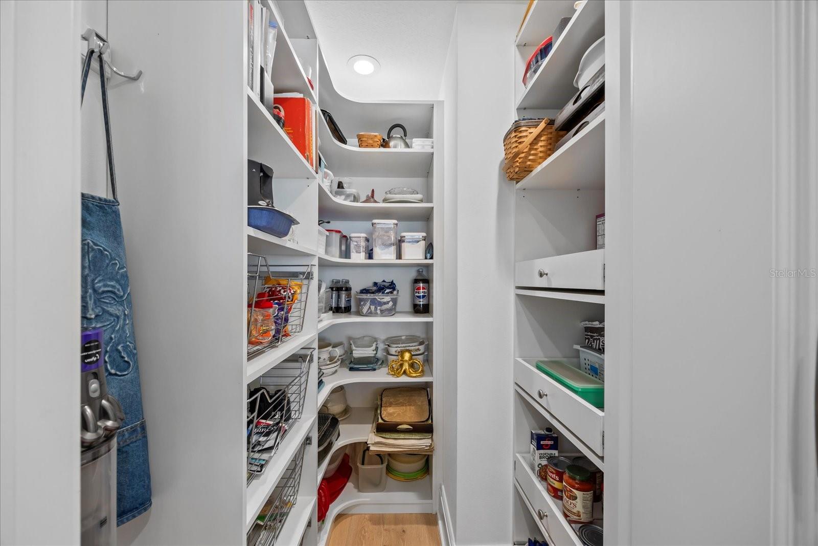 TB8389087 Property Photo