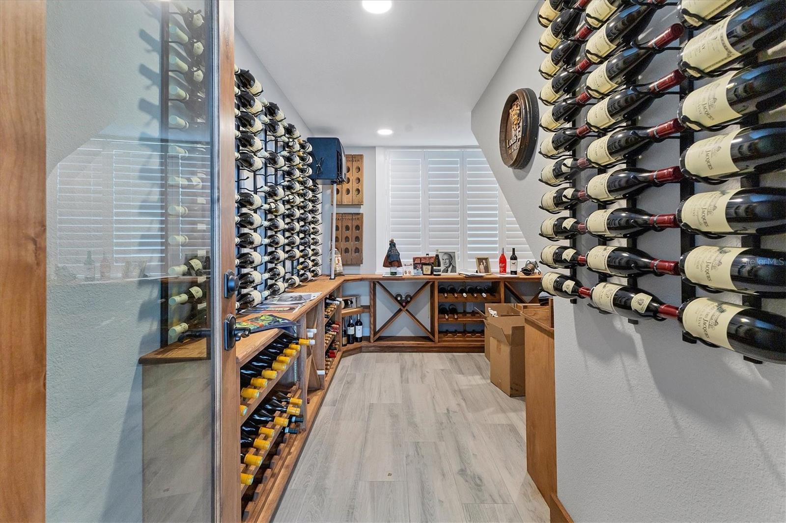 D6142467 Property Photo