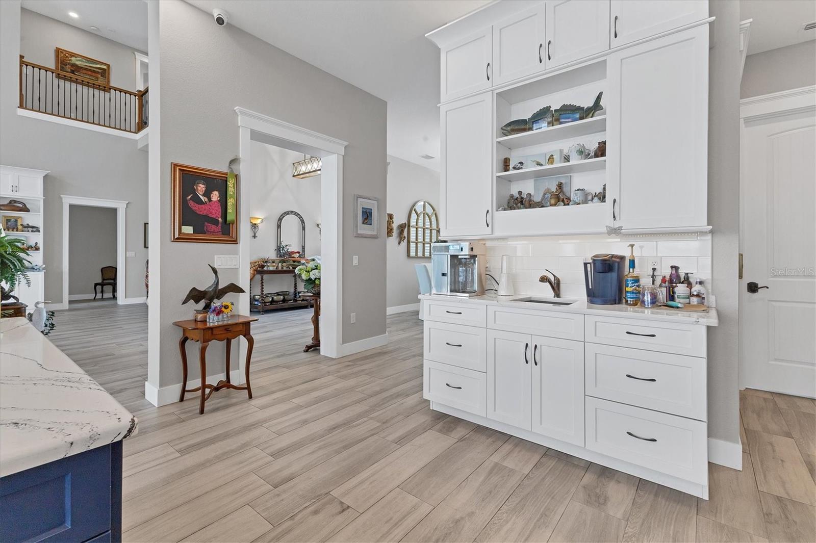 D6142467 Property Photo