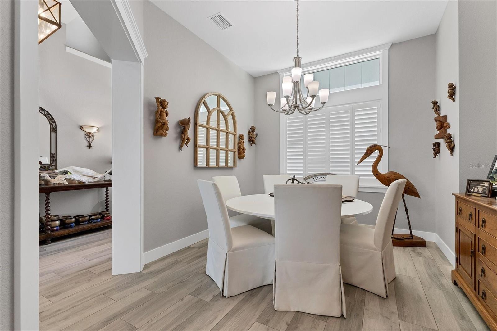 D6142467 Property Photo