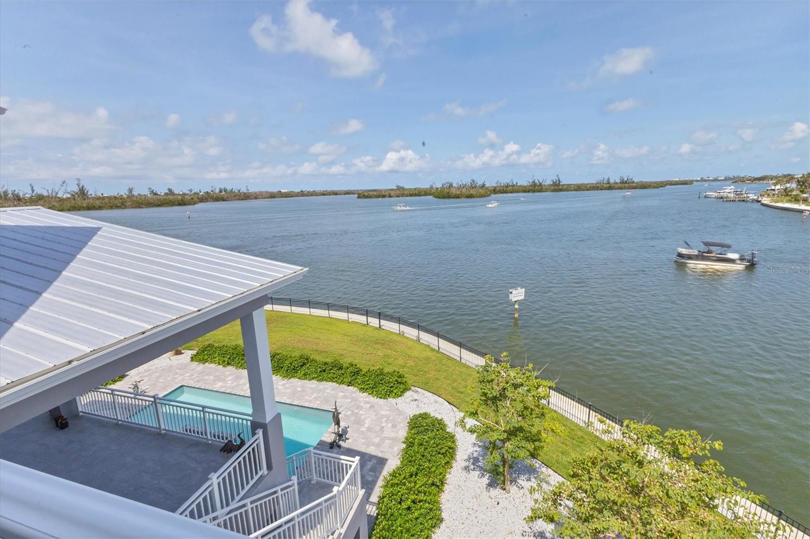 D6142467 Property Photo