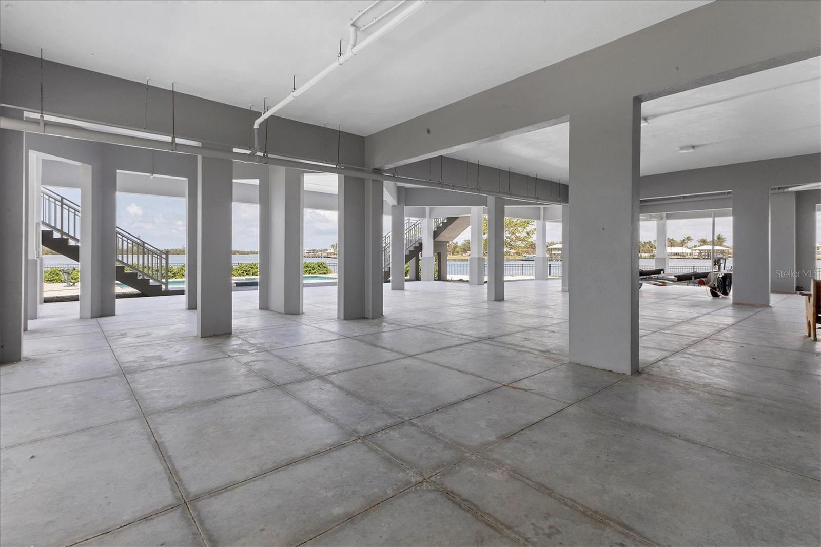 D6142467 Property Photo