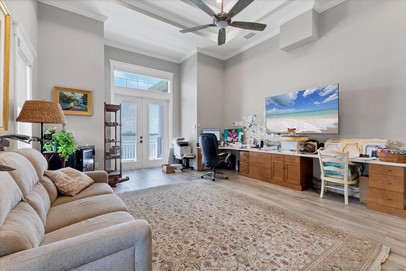 D6142467 Property Photo