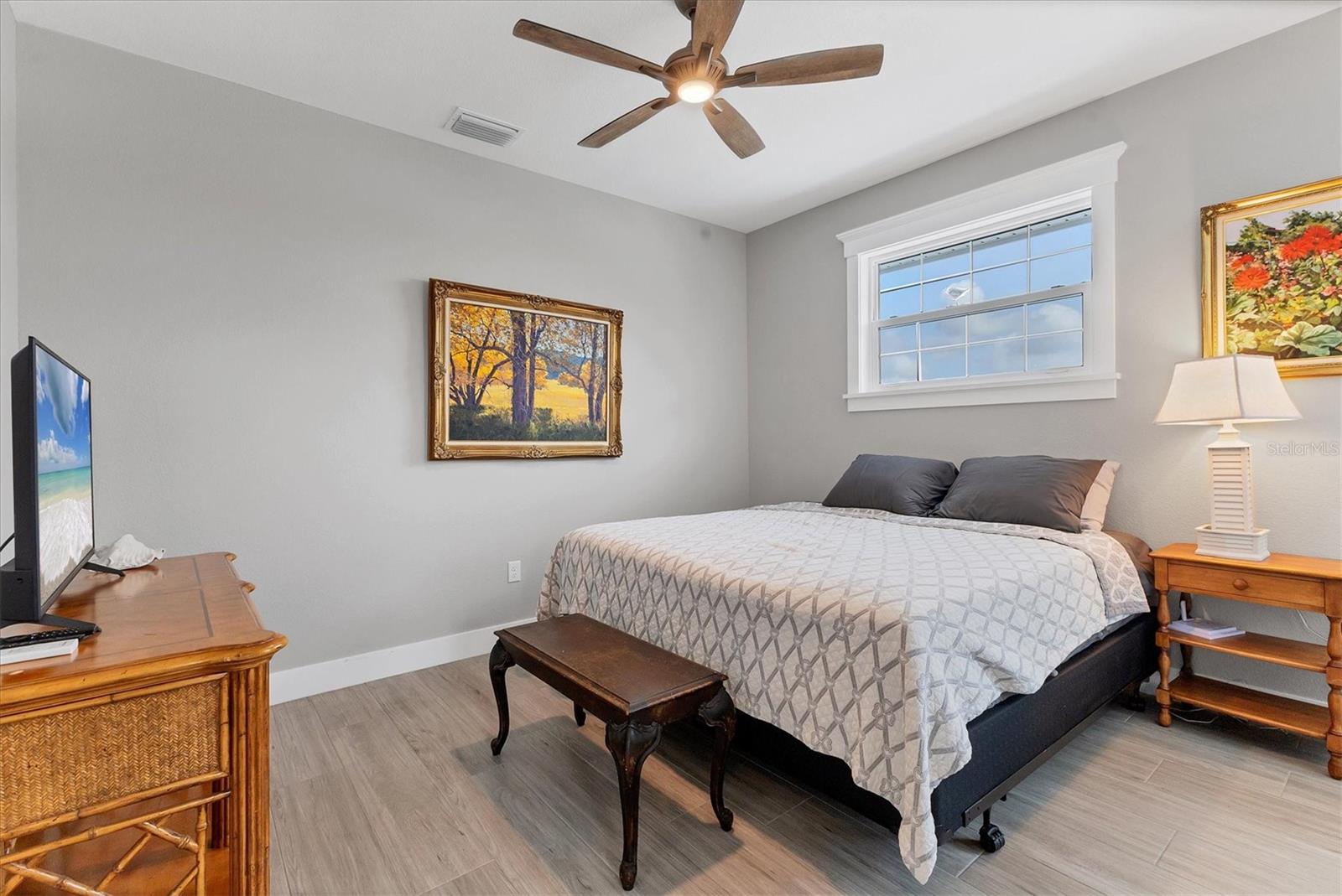 D6142467 Property Photo