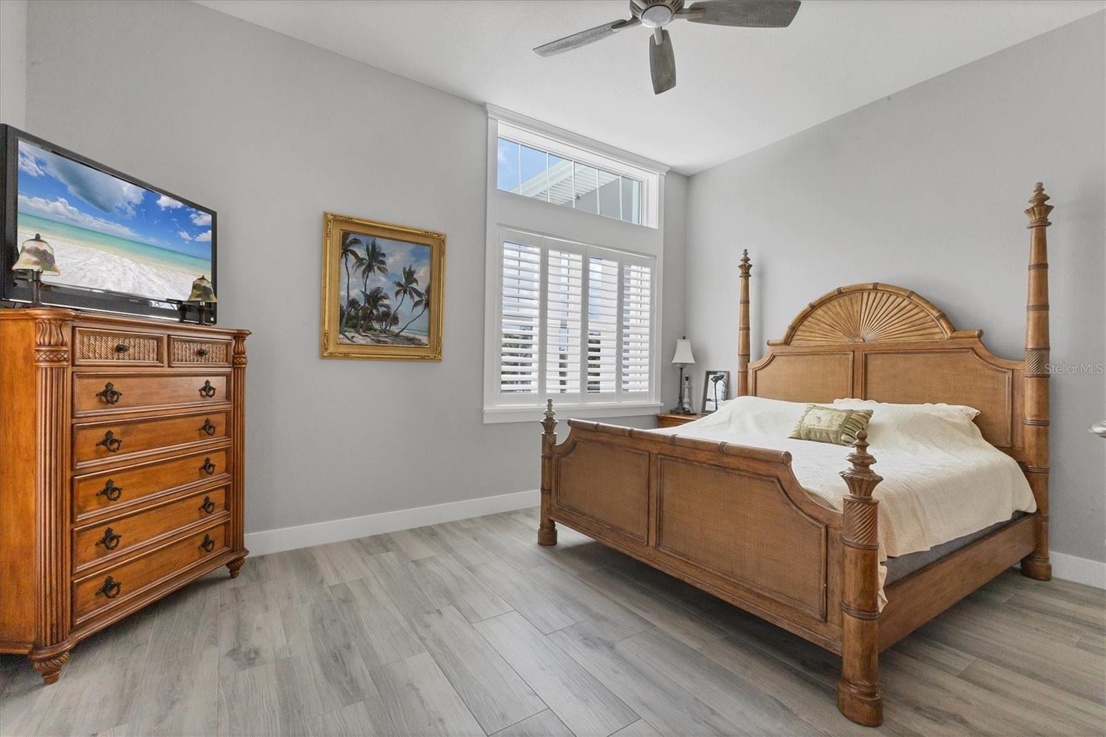 D6142467 Property Photo