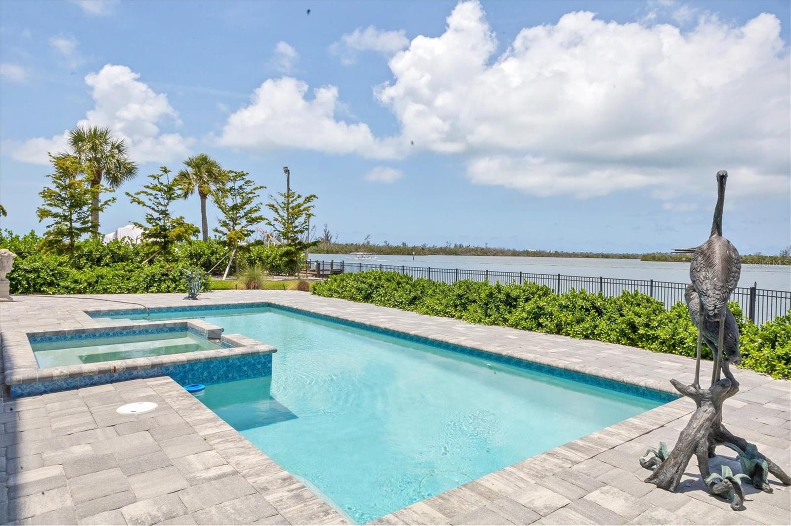 D6142467 Property Photo