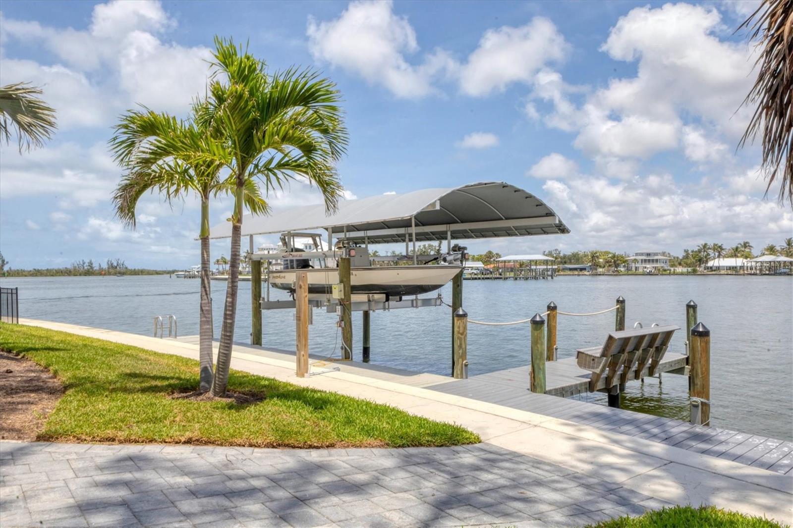 D6142467 Property Photo