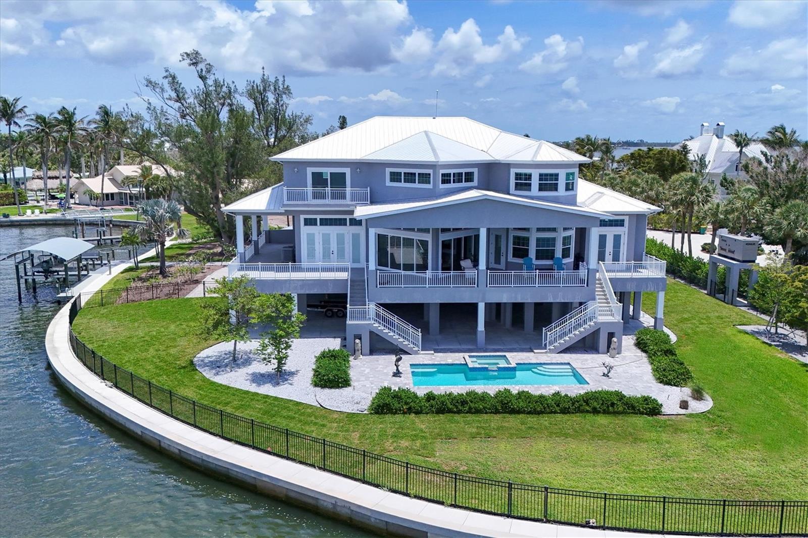 D6142467 Property Photo