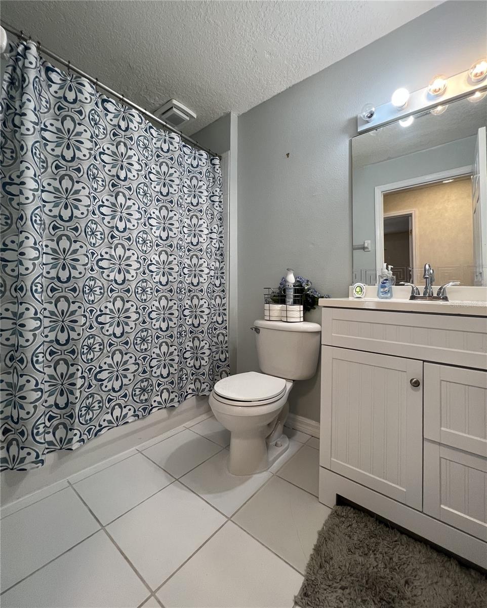 6807 KINGSTON DR, TAMPA, FL, 33619