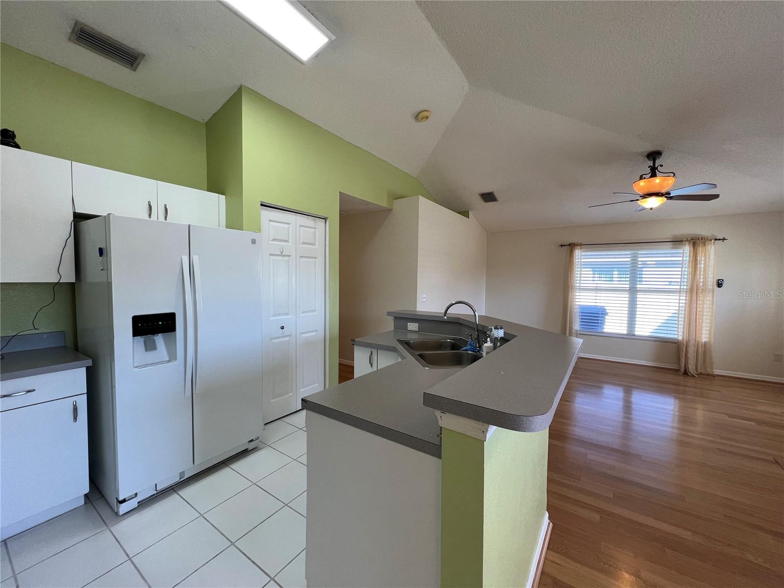 6807 KINGSTON DR, TAMPA, FL, 33619