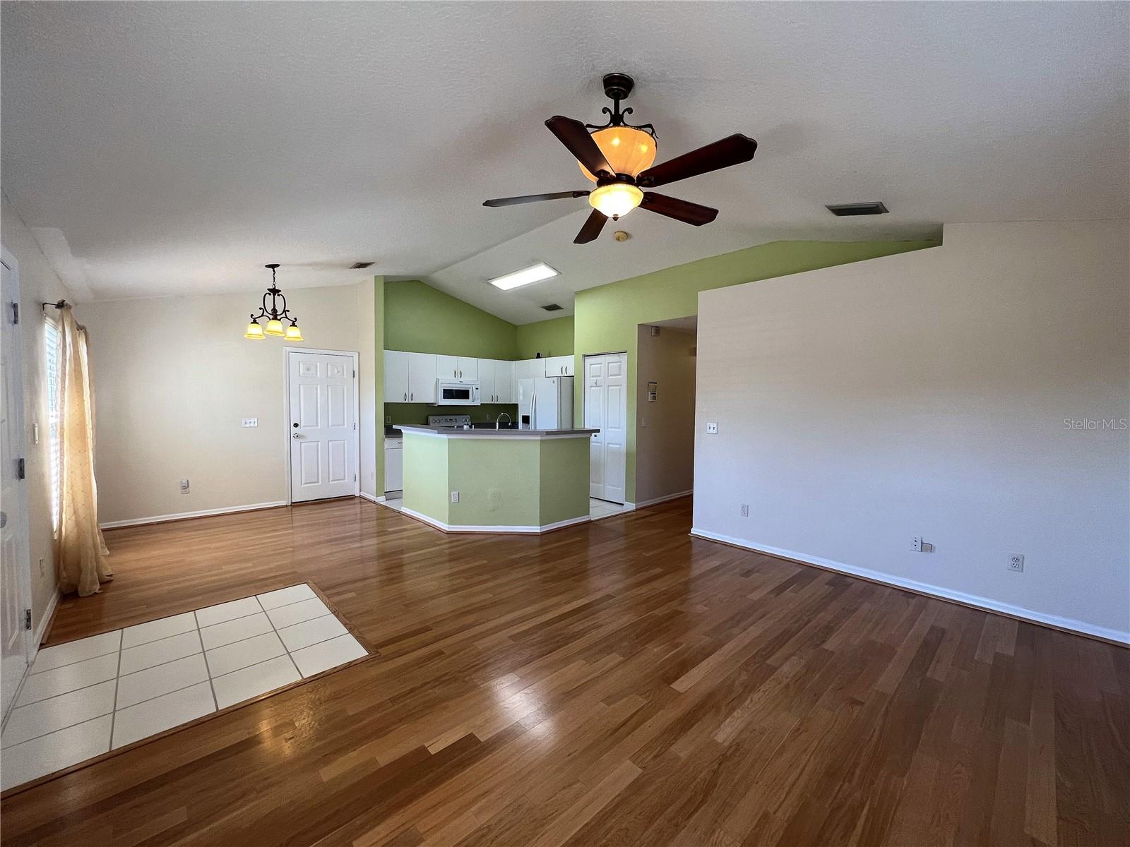 6807 KINGSTON DR, TAMPA, FL, 33619